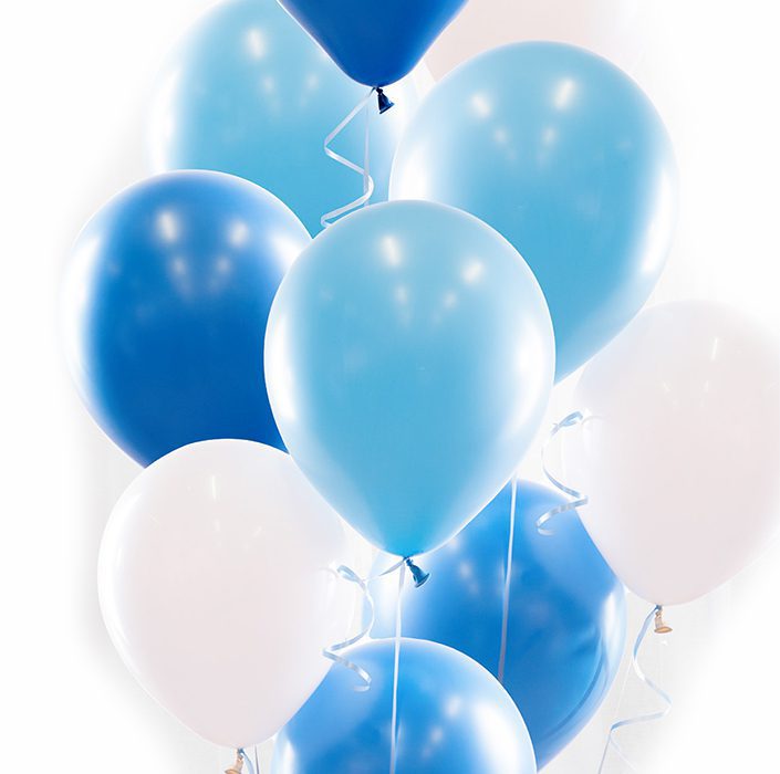 Ballongbukett blue Ett fång med mörkblå, ljusblå och vita ballonger.